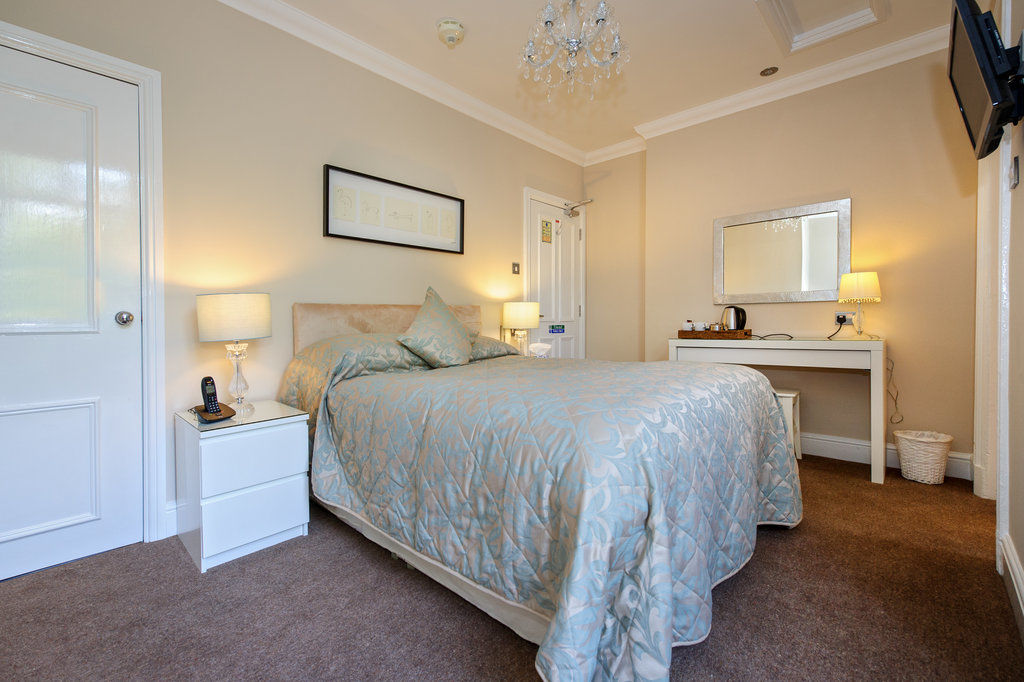 Cheshire Hospitality Ltd T\/A Lennox Lea Studios & Apartments Sale Ngoại thất bức ảnh