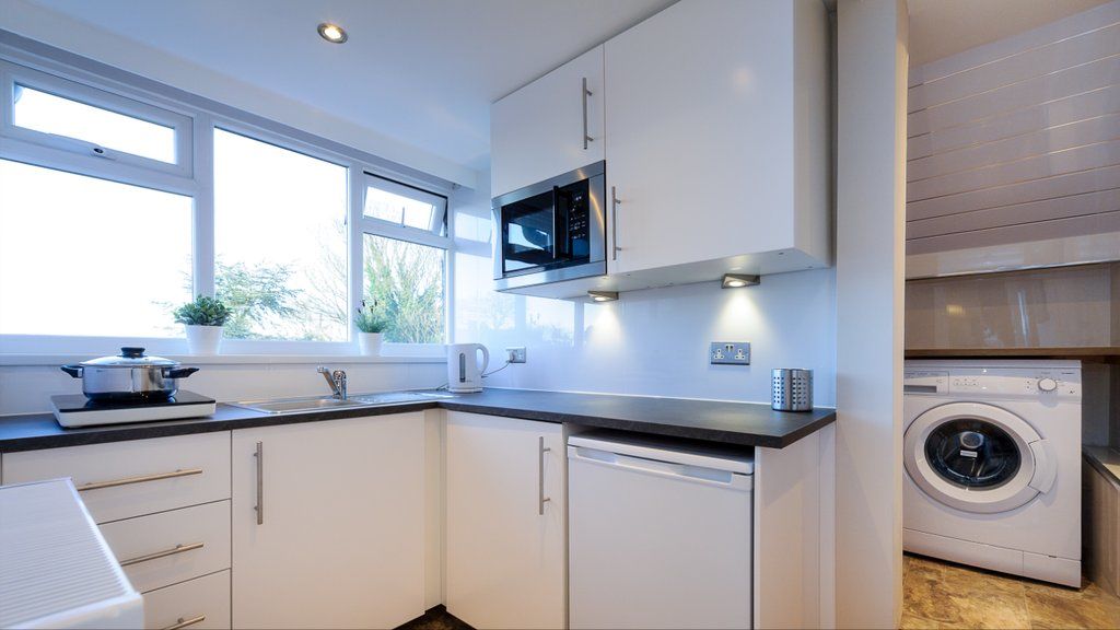 Cheshire Hospitality Ltd T\/A Lennox Lea Studios & Apartments Sale Ngoại thất bức ảnh